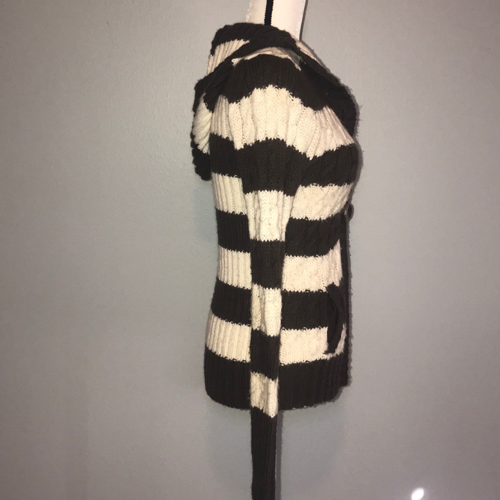 ✨Aeropostale button up sweater